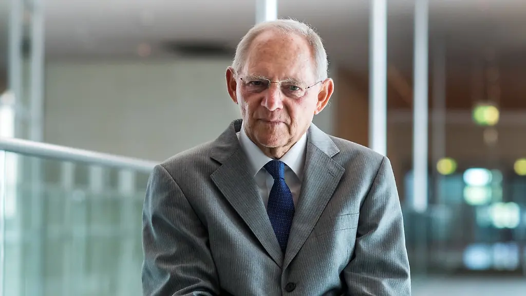 Der-damalige-Bundestagspraesident-Wolfgang-Schaeuble-CDU
