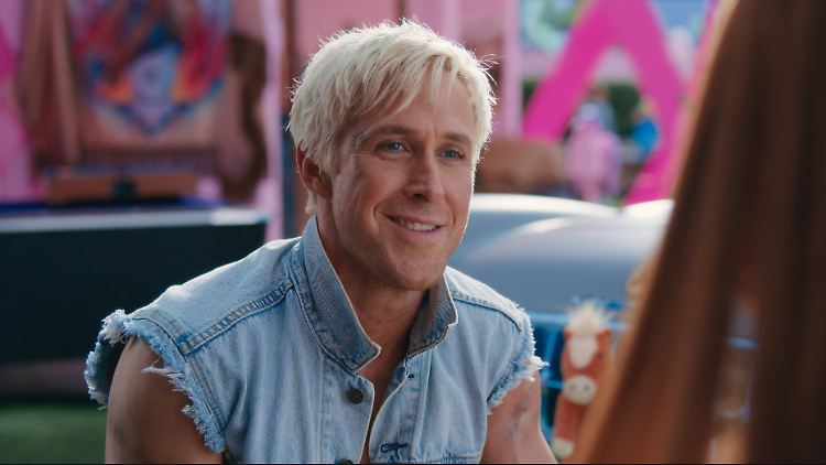 "Die Welt kann Kens Stimme haben, aber nur Barbie bekommt seine Augen": Ryan Gosling schickt Weihnachtsgrüße.