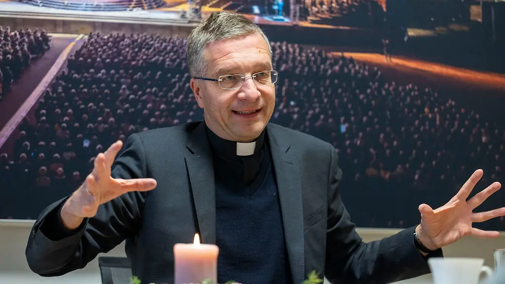 Der-Fuldaer-Bischof-Michael-Gerber-spricht-bei-einem-Interview