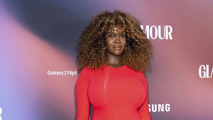 Wann genau das Baby zur Welt gekommen ist, schrieb Oti Mabuse nicht.