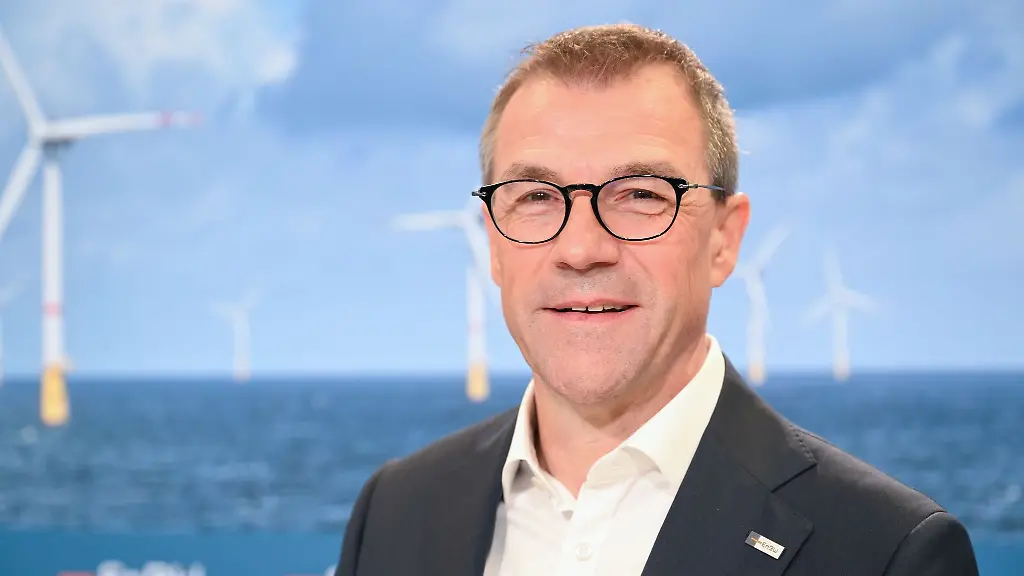 Andreas-Schell-der-Vorstandsvorsitzende-des-Energieversorgungsunternehmens-EnBW