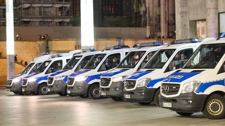 Der Kölner Dom ist aktuell stets bewacht.