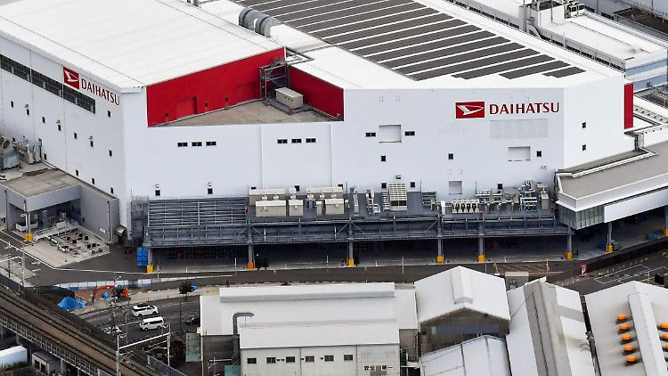 Von dem Produktionsstopp sind mehr als 9000 Mitarbeiter betroffen.