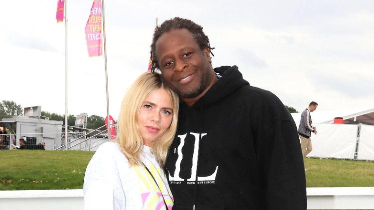 Sind sich schon länger einig, dass sie heiraten wollen: Adelina Zilai (l). und Mola Adebisi.
