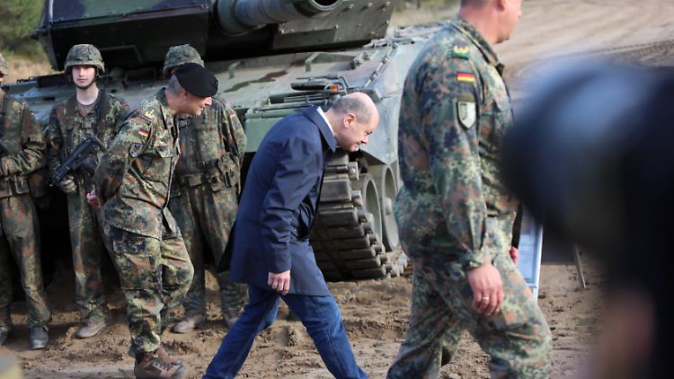 Scholz nennt es Besonnenheit, seine Kritiker werfen ihm Zögern vor. Wo stehen wir in der Zeitenwende?