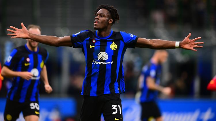 Bisseck nach seinem Tor für Inter gegen Lecce.