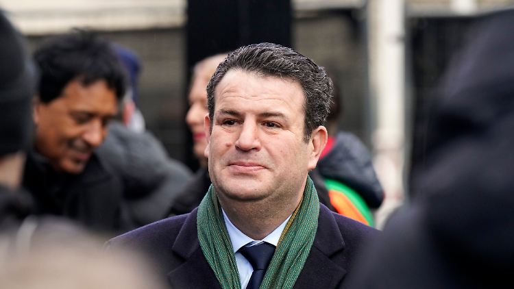 Muss mit seinem Ministerium ebenfalls einen Beitrag zur Konsolidierung des Bundeshaushalts leisten: Hubertus Heil.