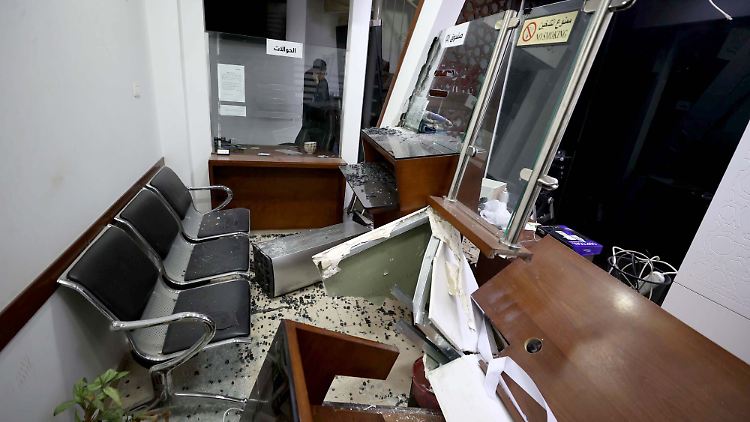 Ein verwüstetes Büro im Westjordanland. Die israelischen Sicherheitskräfte werfen einigen Wechselstuben Terrorfinanzierung vor. 