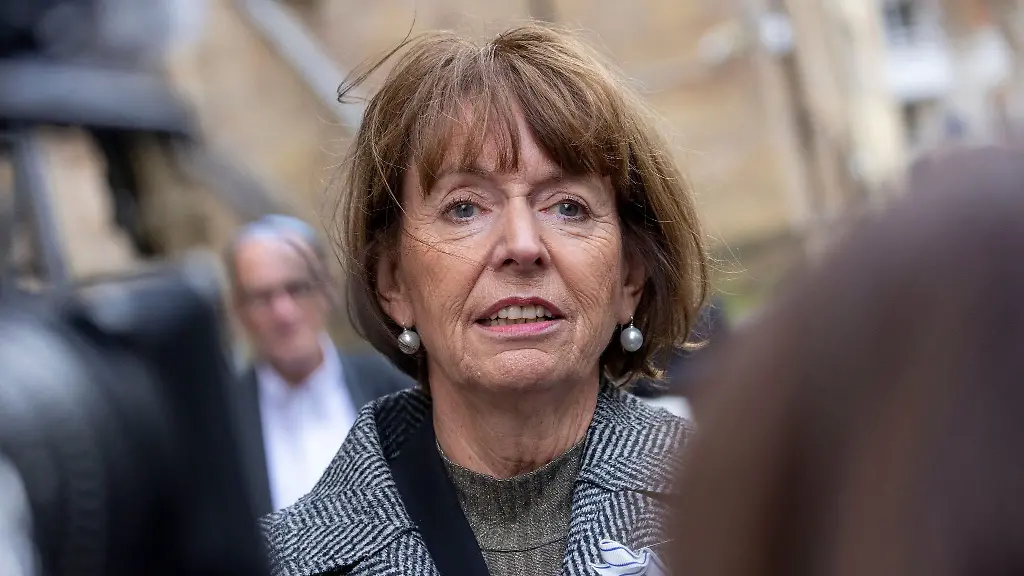 Henriette-Reker-Oberbuergermeisterin-von-Koeln-gibt-ein-Interview