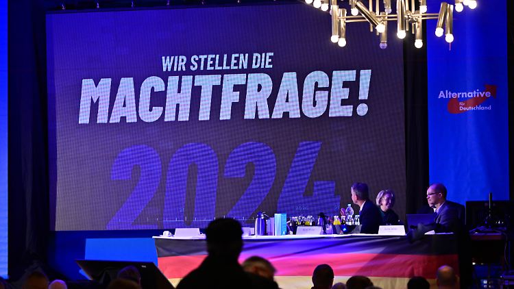 Nicht "die da oben" entscheiden, ob die AfD gewinnt, sondern "die da unten", das sind in diesem Falle wir alle.