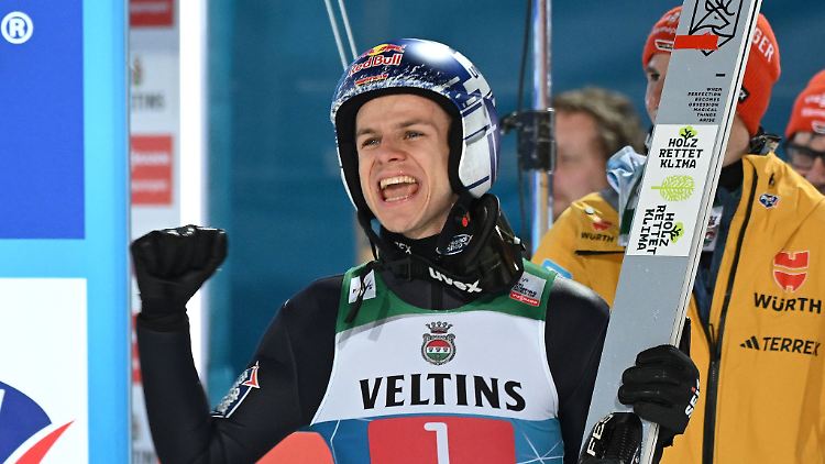 Setzte sich beim Auftaktspringen in Oberstdorf durch: Andreas Wellinger.