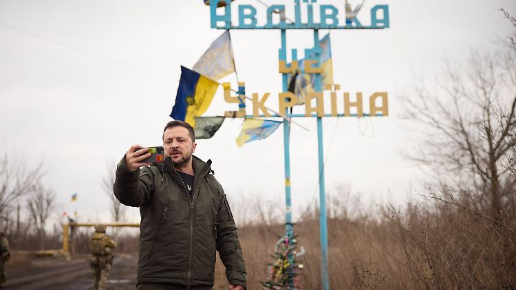 Selenskyj in Awdijiwka. "Das ist eines der gefährlichsten Gebiete an der Frontlinie", so der ukrainische Präsident.