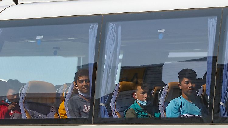 Diese unbegleiteten minderjährigen Flüchtlinge holte die Bundesregierung 2020 aus einem Lager in Griechenland.