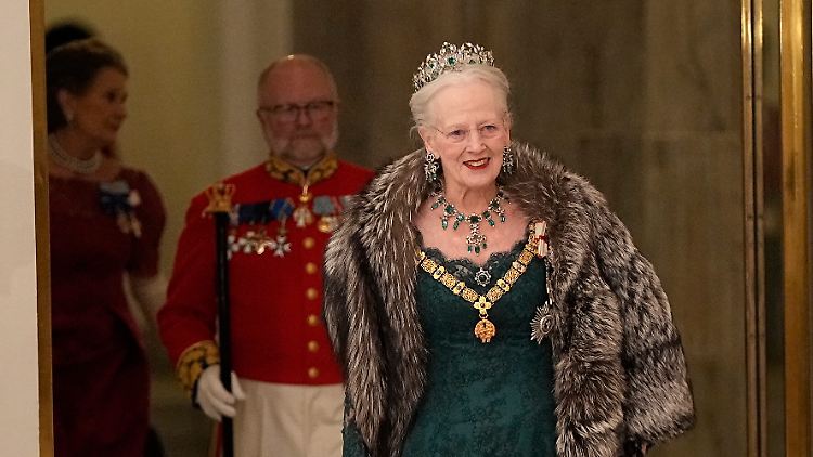 Margrethe II. ist seit dem 14. Januar 1972 regierende Königin Dänemarks, der Färöer und Grönlands.