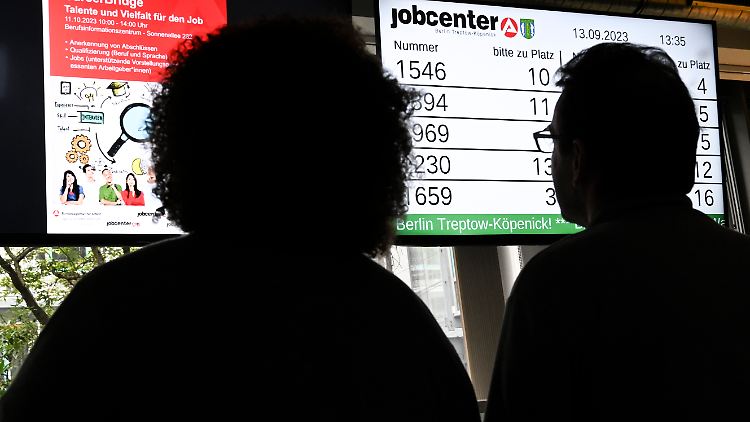Nicht nur angeblich arbeitsunwillige Bürgergeldempfänger hat die CSU ins Visier genommen. Unter anderem möchte sie auch die gesetzliche Höchstarbeitszeit pro Tag für Arbeitnehmer abschaffen.