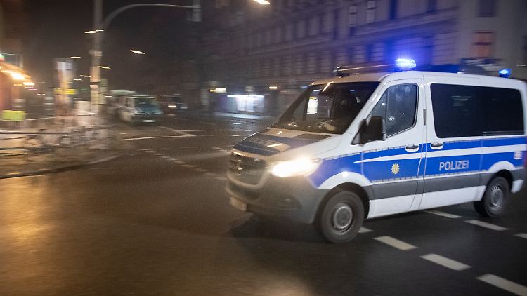 Von solch einem Transporter soll die 15-Jährige vergangenen Nacht angefahren worden sein.