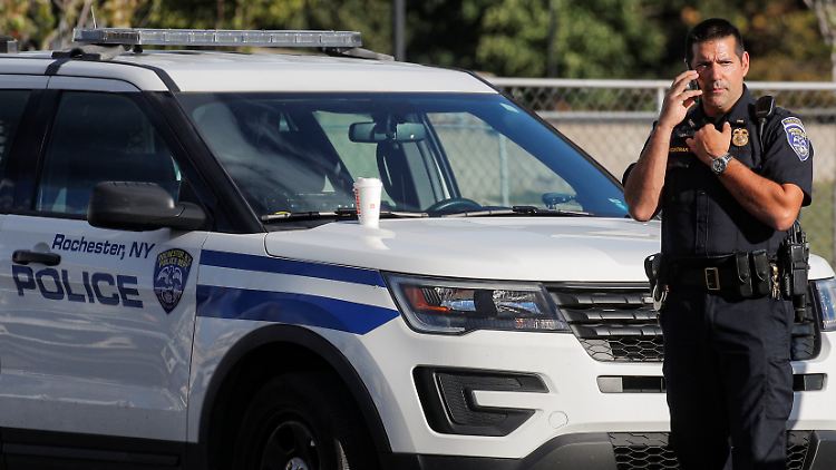 Nachdem eines der beiden Unfallfahrzeuge gelöscht war, machte die Polizei in Rochester eine ungewöhnliche Entdeckung. 