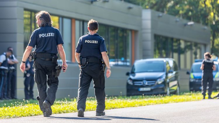 Ein 15-Jähriger gab der Polizei einen Hinweis auf das Verbrechen. Kurz darauf fand sie die Leiche.