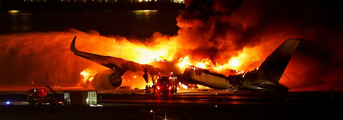 2024-01-02T101027Z_498296598_RC2M95ASCLY2_RTRMADP_3_JAPAN-AIRPORT-FIRE.JPG