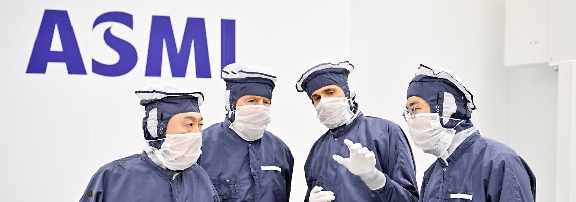438488260.jpg