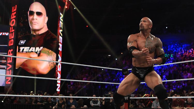 Dwayne Johnson bei einem Kampf 2011 - nun will er wieder in den Ring.