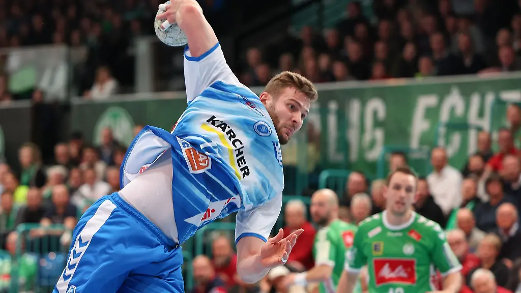 Stuttgarts-Samuel-Roethlisberger-wirft-den-Ball