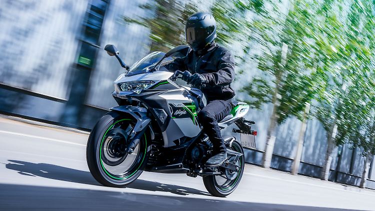 Mit der Z e-1 nimmt Kawasaki Kurs auf das Elektrozeitalter.