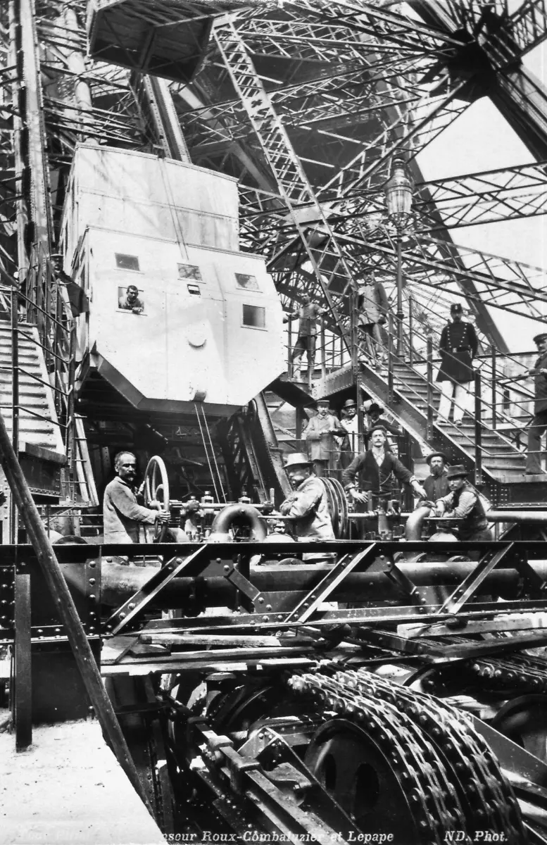 Eiffelturm-Aufzug-1889