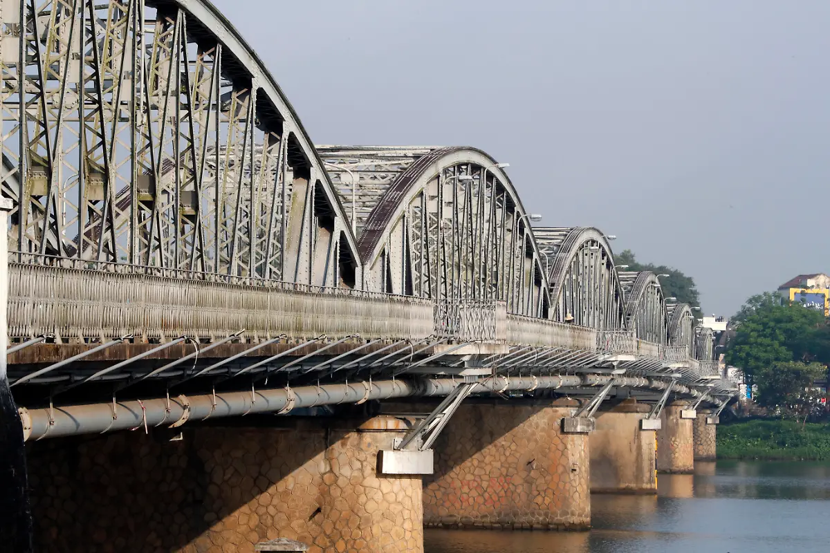 Trang-Tien-bridge-built-by-Gustave-Eiffel