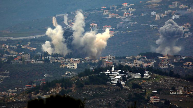 Israel und die libanesische Hisbollah beschießen sich seit Wochen. Die Tötung eines Hamas-Führers bringt neue Schärfe in den Konflikt.