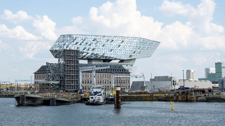 Der Hauptsitz der Antwerpener Hafenverwaltung vereint Tradition und Moderne.