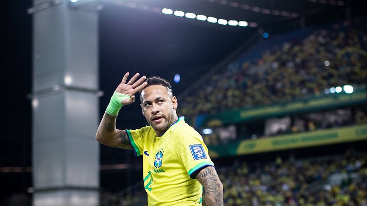 Aktuell fällt Neymar mit einer schweren Knieverletzung lange aus.