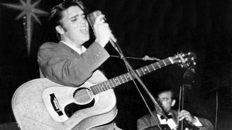 Der "King of Rock 'n' Roll" bei einem Konzert im Januar 1955 in Los Angeles.