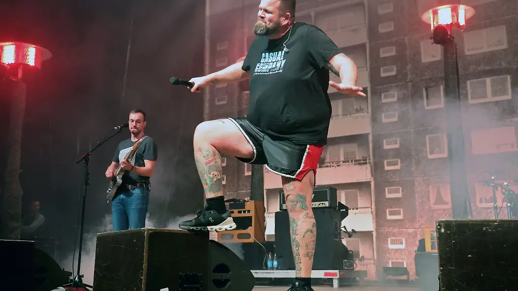 Mit-einem-emotionalen-Heimspiel-haben-Feine-Sahne-Fischfilet-ein-fuer-die-Musiker-besonderes-Jahr-beendet