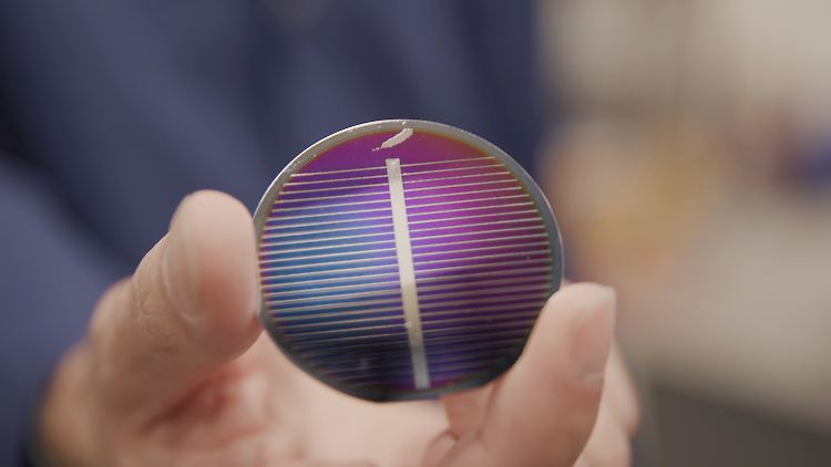 Blue Origin hat bereits Solarzellen-Prototypen aus Regolith-Simulat hergestellt.