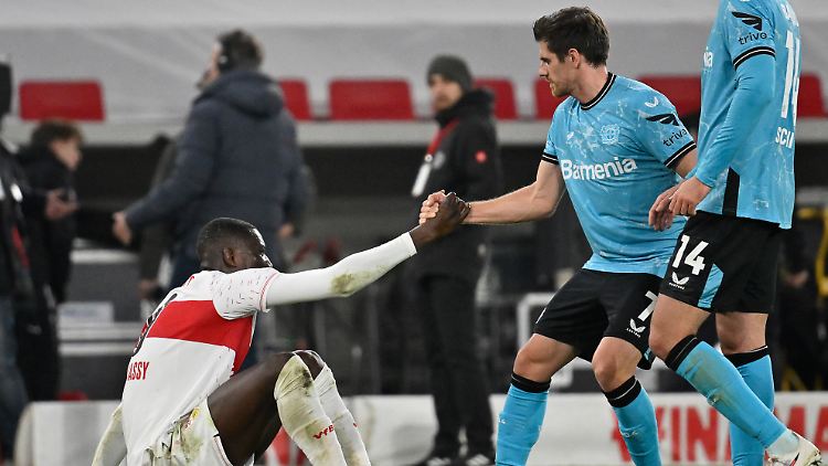 Leverkusen und Stuttgart müssen in den kommenden Wochen zentrale Spieler ersetzen.