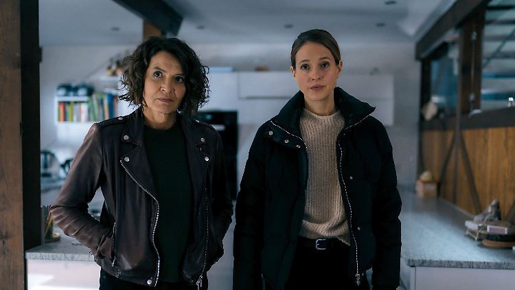 Lena Odenthal (Ulrike Folkerts, l.) und Johanna Stern (Lisa Bitter) vermuten, dass es eine Augenzeugin gibt.