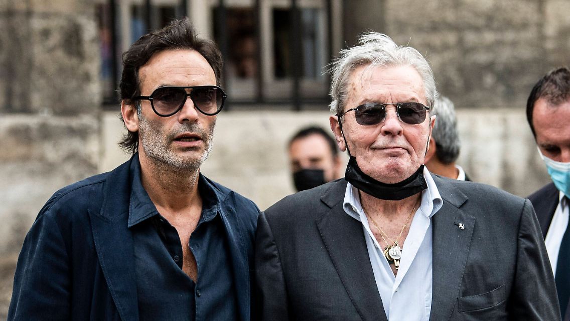 Anthony Delon (l.) und sein Vater in Paris.