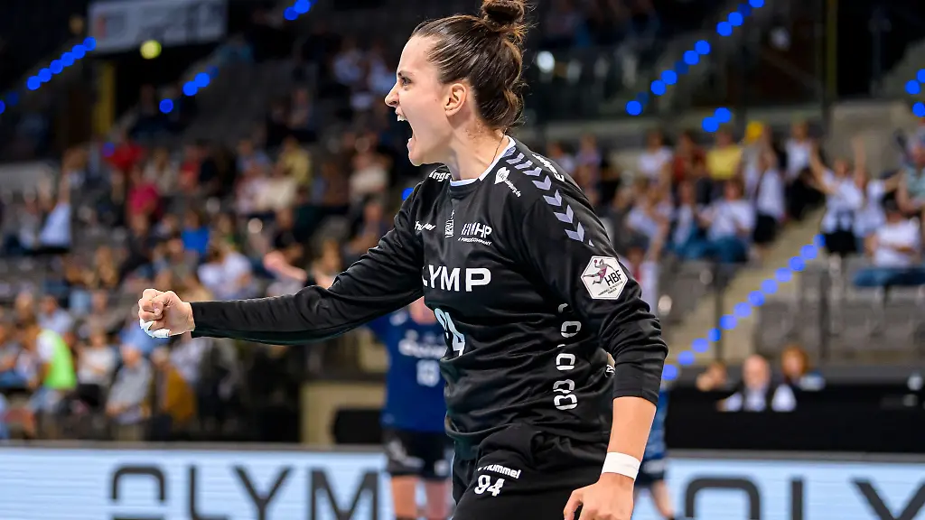 Bietigheims-Torhueterin-Gabriela-Moreschi-reagiert-Die-Brasilianerin-verlaesst-die-SG-BBM-nach-der-Saison