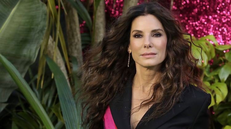Verstreute die Asche ihres gestorbenen Freundes in einem Fluss: Sandra Bullock.