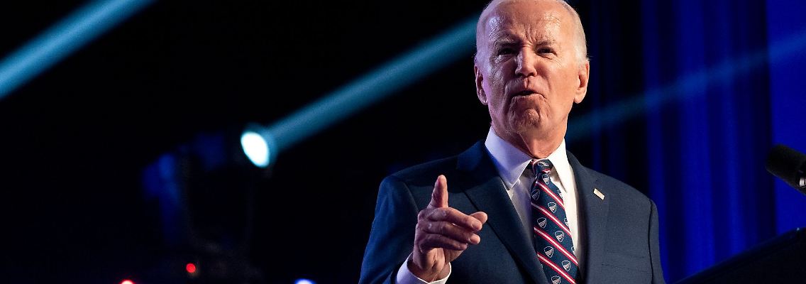 US-Präsident Joe Biden hat vor einer erneuten Präsidentschaft des Republikaners Donald Trump gewarnt.