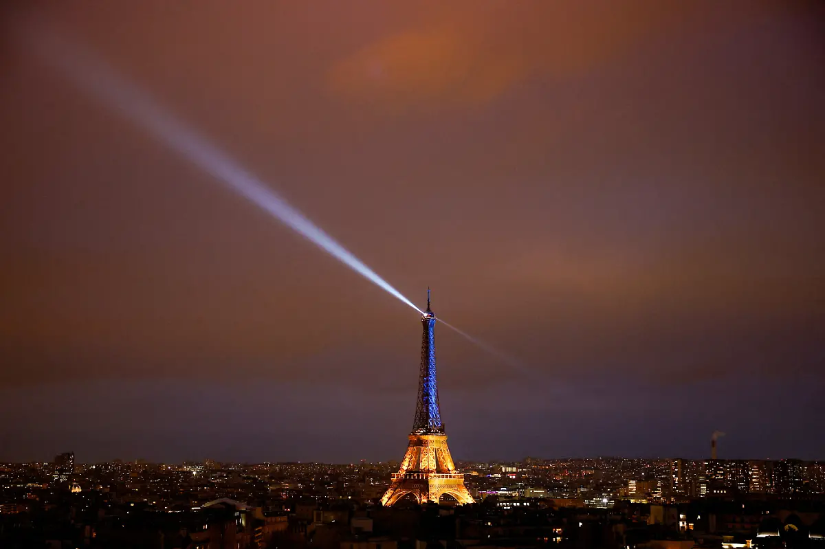 2023-02-23T185512Z-1765470621-RC25HZ9ZDNSX-RTRMADP-3-UKRAINE-CRISIS-ANNIVERSARY-EIFFEL-TOWER