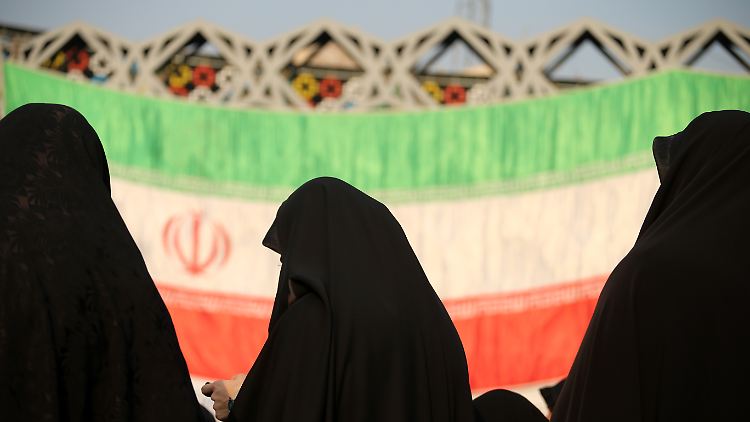 Der Iran geht noch immer rigoros gegen Frauen vor, die ihren Kopf nicht bedecken (Archivbild).