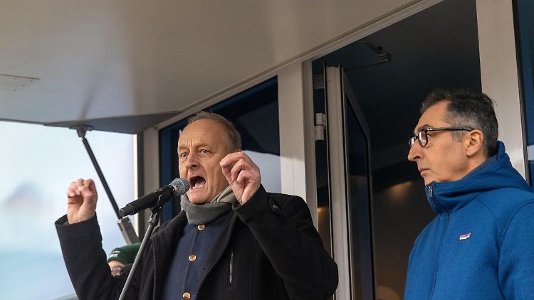 "Radikale Gruppierungen mit Umsturzgelüsten wollen wir auf unseren Demos nicht haben", sagt Bauernverbandspräsident Rukwied (links).