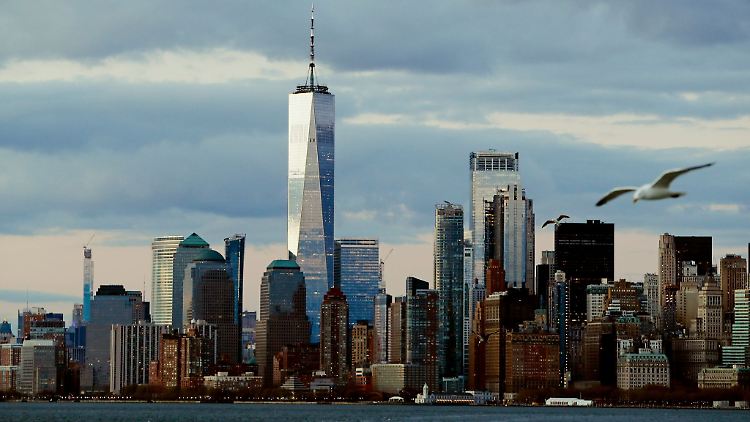 Jahr für Jahr steigt der Meeresspiegel und erhöht weltweit für Küstenregionen und ihre Bewohner die Gefährdung durch Überschwemmungen, auch in New York.