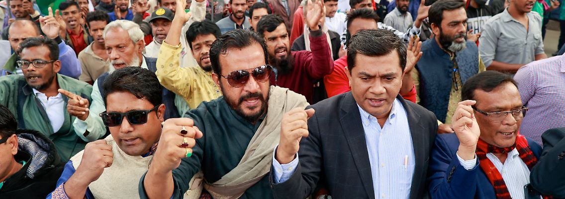 Aktivisten der Oppositionsparteien protestieren vor der Wahl in Dhaka gegen die bevorstehenden Parlamentswahlen.