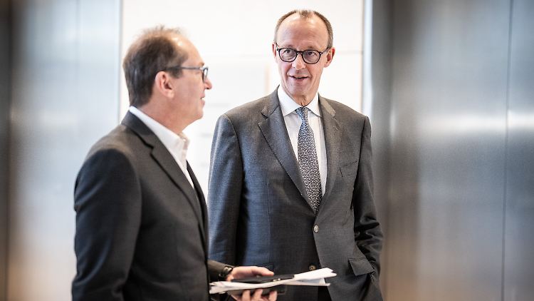 Er und Merz (r.) haben Scholz bereits einen Brief wegen des Wahlrechts geschrieben, sagt Dobrindt.