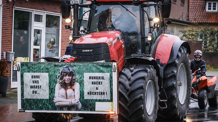 Traktorschleichfahrten werden ab Montag im ganzen Land für Verkehrsbehinderungen sorgen. 