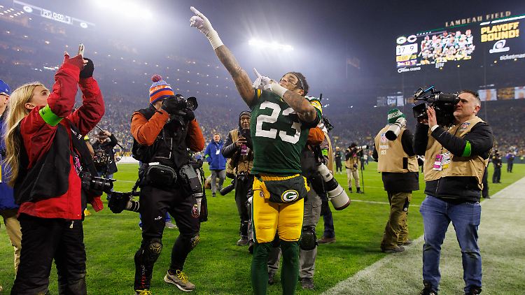 Cornerback Jaire Alexander von den Green Bay Packers feiert den Einzug in die NFL-Playoffs.