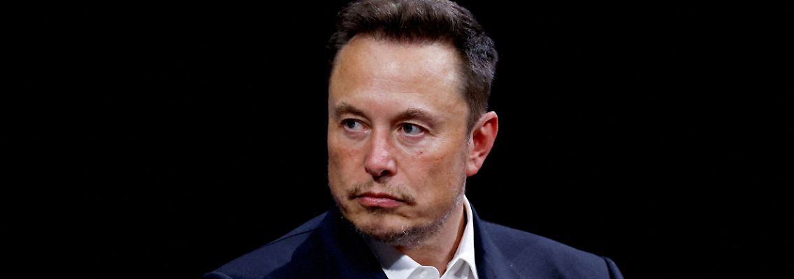 2024-01-02T080338Z_2118854214_RC2J95A5H65U_RTRMADP_3_VODAFONE-IDEA-ELON-MUSK.JPG